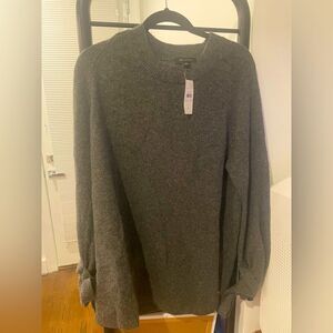 NWT Ann Taylor Gray tunic sweater with Tie Sleeves Sz L